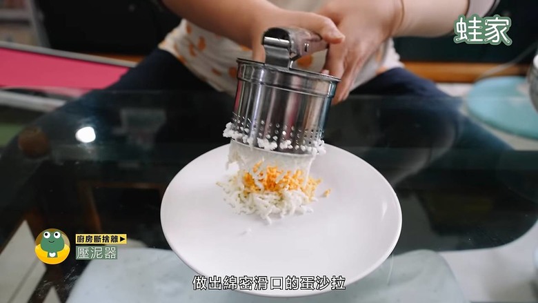 廚房必丟清單！13款最該斷捨離的「小廢物」，丟光就有大廚房