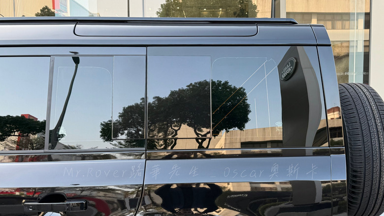 Defender 110 D300 X-Dynamic HSE聖托里尼黑 照片分享