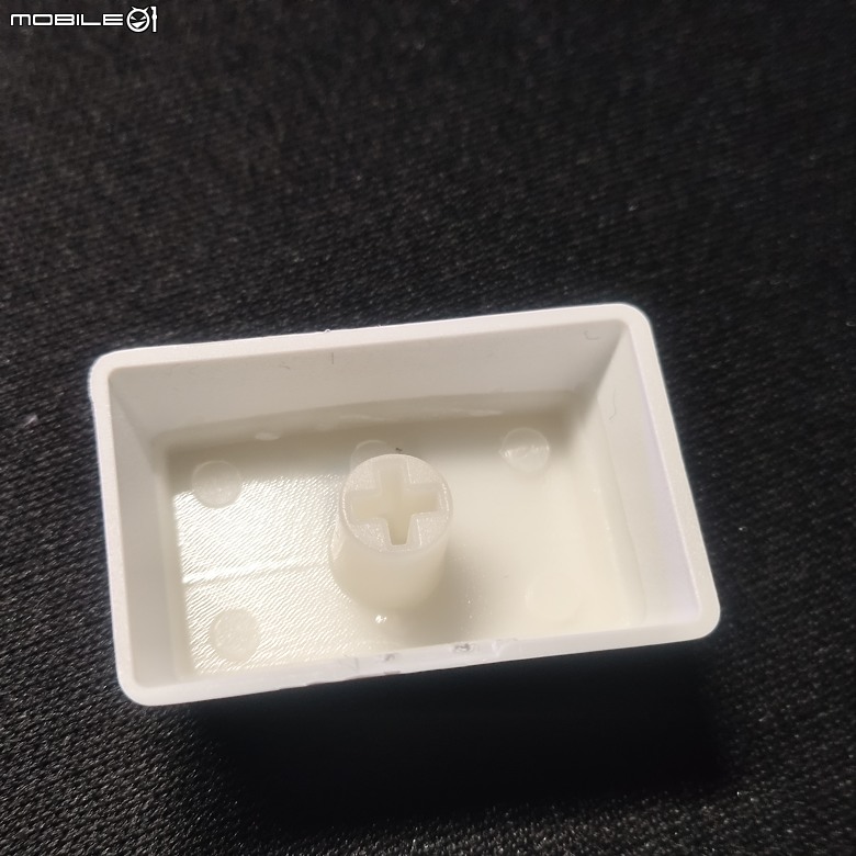 【開箱】61鍵 K649炫彩真機械有線鍵盤