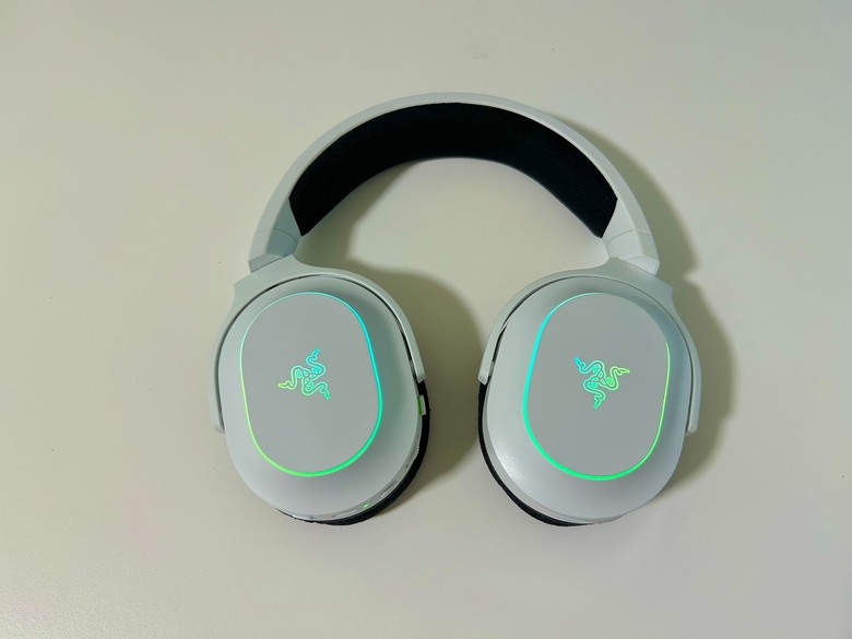 點我看大圖 【心得】Razer Barracuda X Chroma無線RGB遊戲耳麥開箱 70小時續航力+幻彩RGB效果 還支援多平台切換 超高顏值的雷蛇信仰電競耳機!!