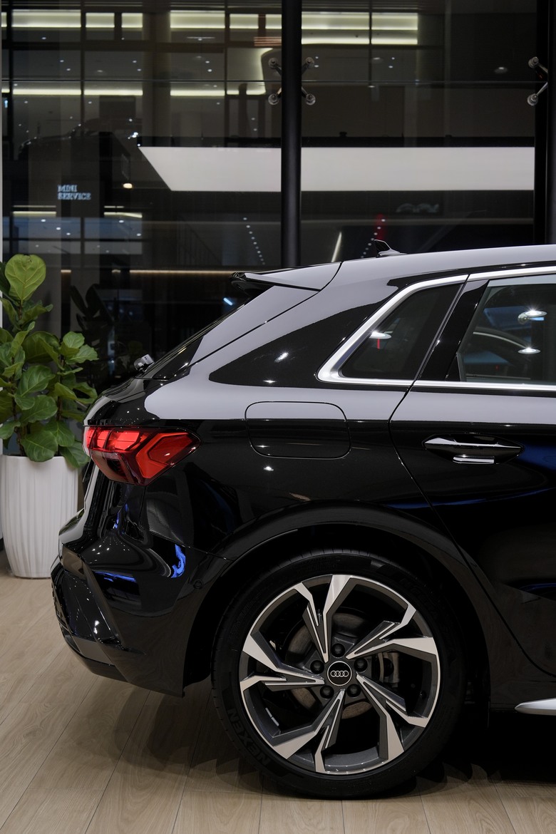 實車分享｜小改款 𝐀𝐮𝐝𝐢 𝐀𝟑 𝐒𝐩𝐨𝐫𝐭𝐛𝐚𝐜𝐤 𝟑𝟓 𝐓𝐅𝐒𝐈 𝐒 𝐥𝐢𝐧𝐞｜正式進駐