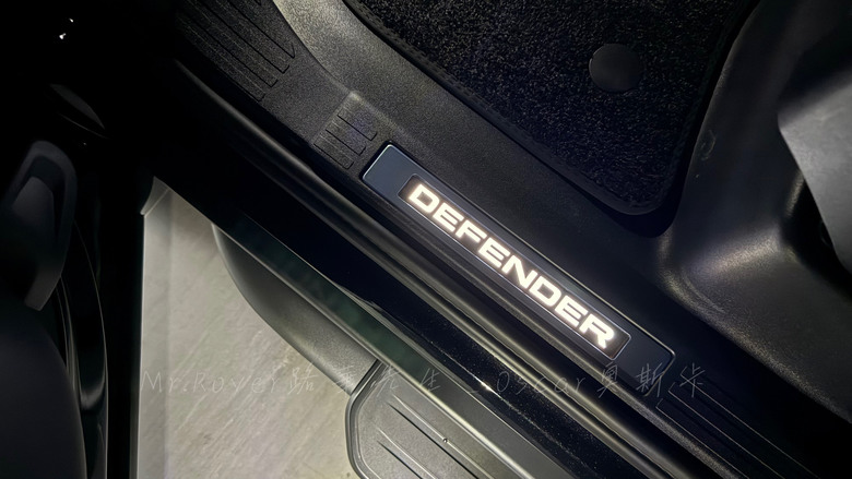 Defender 110 D300 X-Dynamic HSE聖托里尼黑 照片分享