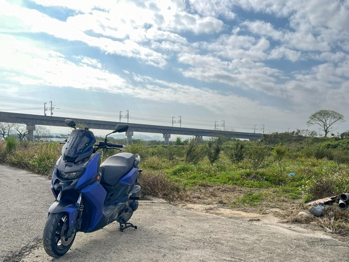 STR300騎一趟20公里沒紅綠燈的路