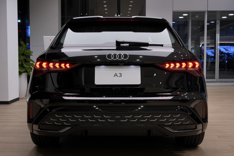 實車分享｜小改款 𝐀𝐮𝐝𝐢 𝐀𝟑 𝐒𝐩𝐨𝐫𝐭𝐛𝐚𝐜𝐤 𝟑𝟓 𝐓𝐅𝐒𝐈 𝐒 𝐥𝐢𝐧𝐞｜正式進駐