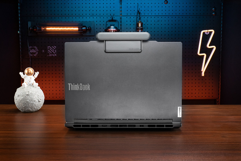 Lenovo 揭「可外折螢幕筆電」ThinkBook Flip，持續探索大螢幕筆電可能性！