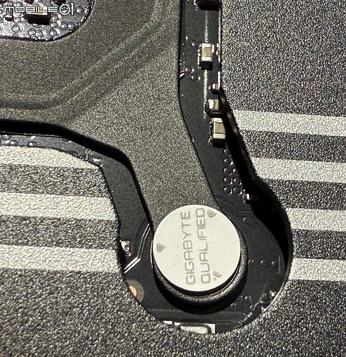 點我看大圖 MSRP 的起點,技嘉 GeForce RTX™ 5070 WINDFORCE OC SFF 開箱