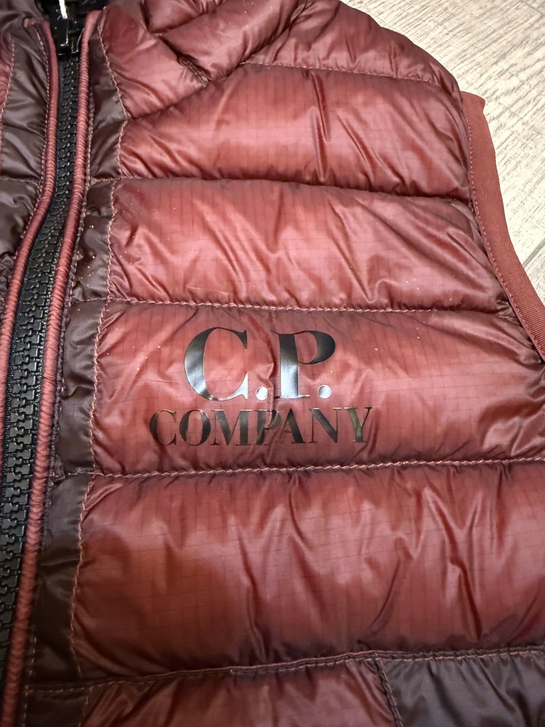 「開箱」C.P.COMPANY 羽絨背心 & DSQ2帽子