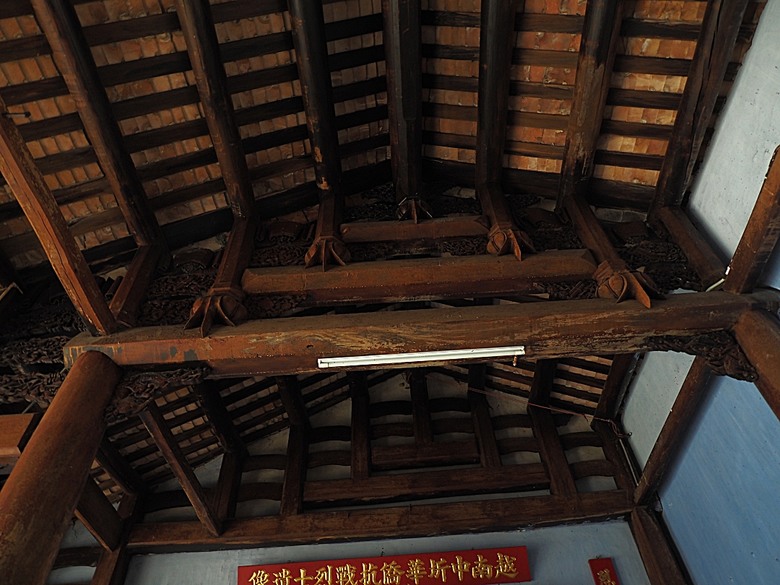會安古鎮 (來遠橋、Faifo Coffee、華人會館群)、會安夜市、在地美食HOME Hoi An 餐廳、秋盆河乘船放水燈 — 2025年越南峴港、會安、美山、順化、巴拿山 — 聯合國世界文化遺產及遊樂園之六日悠遊 第一回