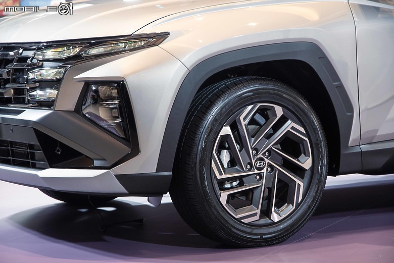 【實拍】配備有增有減，小改款Hyundai Tucson L新色「隕石灰」實拍照來囉！