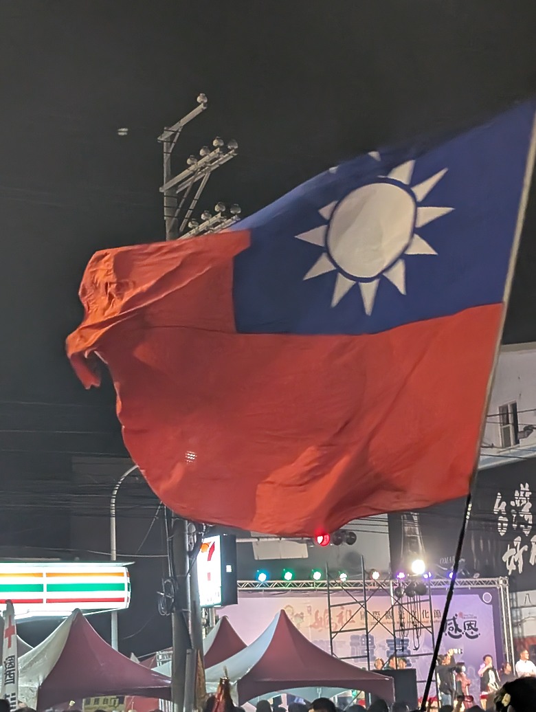 點我看大圖 2025 繞境大白 大甲媽繞境 一起追女神 熱血熬夜12小時