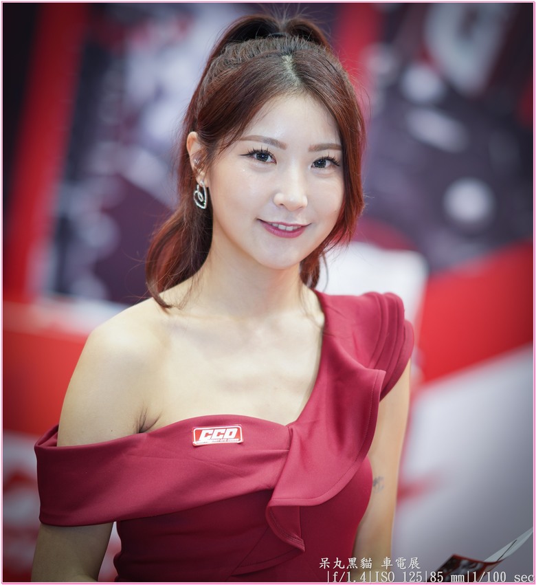 汽配展 之 車子改裝性能 ! 妹子改裝可愛 !