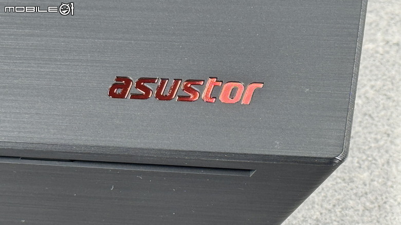 突飛猛進的效能提升。Asustor 華芸 FLASHSTOR 6 GEN2 - FS6806X 6Bay M.2 SSD NAS (全快閃網路儲存伺服器) 開箱測試