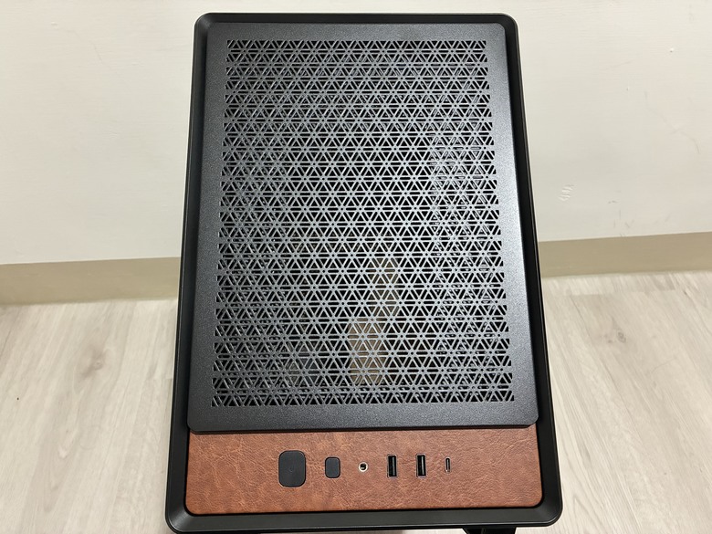 Montech Heritage PRO機殼開箱 創新精緻的皮革手提造型 打造新風格