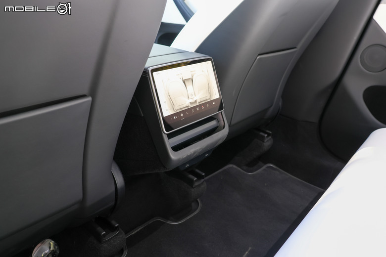 Tesla Model Y Long Range 首發版上海試駕|各項表現有感升級、準備預約電車銷售冠軍!
