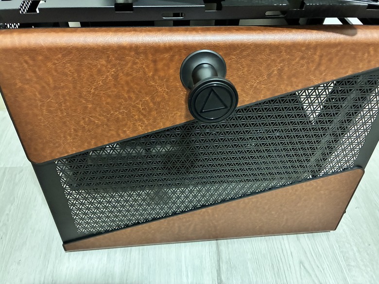 Montech Heritage PRO機殼開箱 創新精緻的皮革手提造型 打造新風格