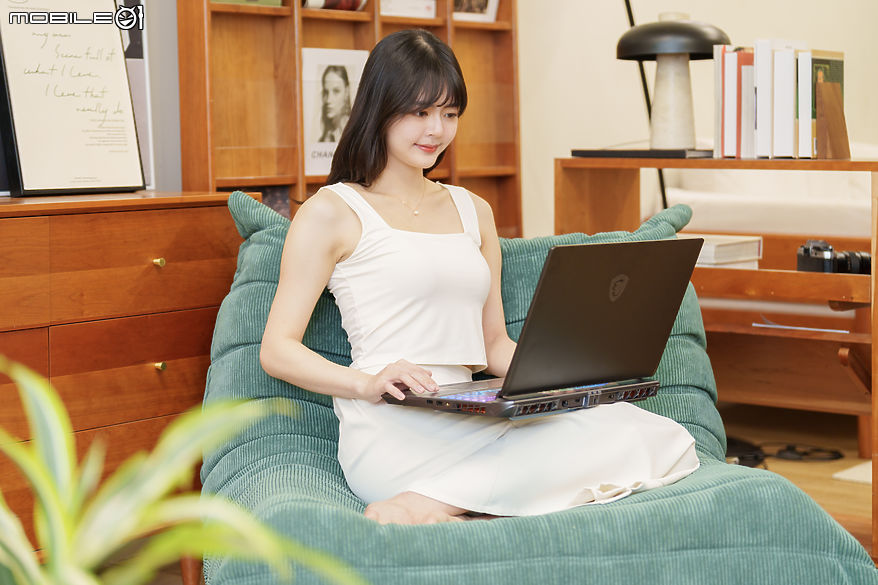 點我看大圖 MSI Vector 16 HX AI A2WX 測試報告|AI 世代的高效創作與遊戲筆電利器