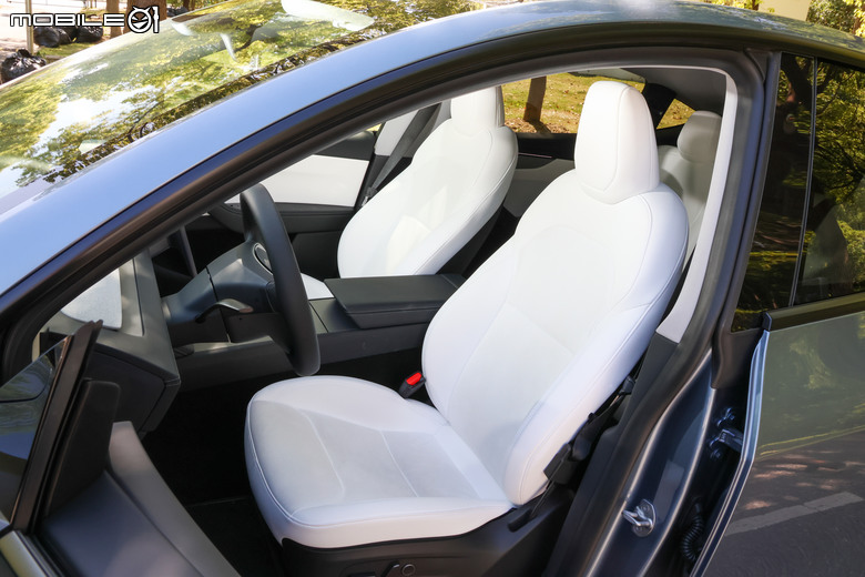 Tesla Model Y Long Range 首發版上海試駕|各項表現有感升級、準備預約電車銷售冠軍!