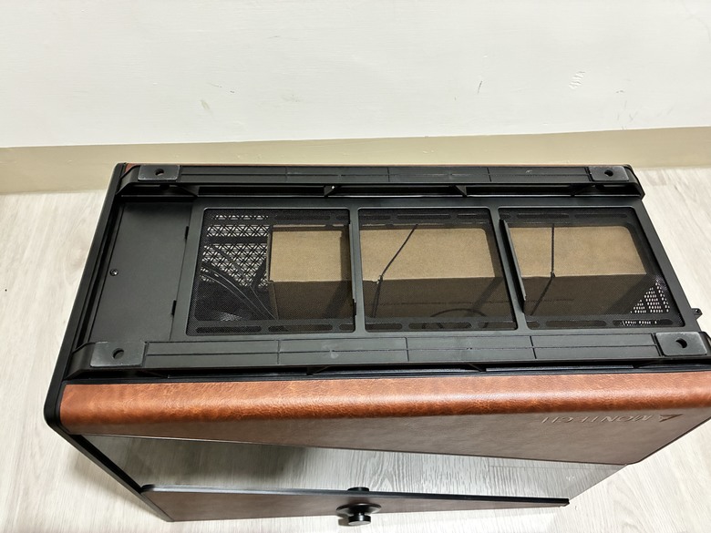 Montech Heritage PRO機殼開箱 創新精緻的皮革手提造型 打造新風格