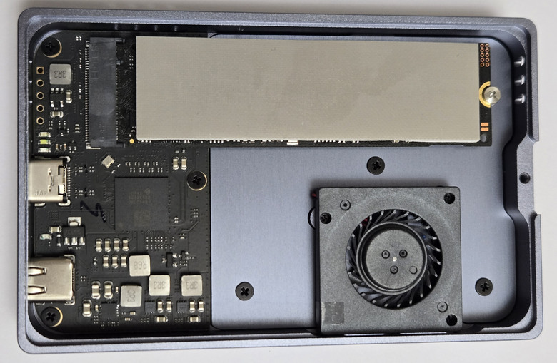 【開箱簡測】WERO 雷翎 SSD-Magentic Thunderbolt 4 雙模 M.2/NVMe SSD 磁吸外接盒效能簡測 (圖多)