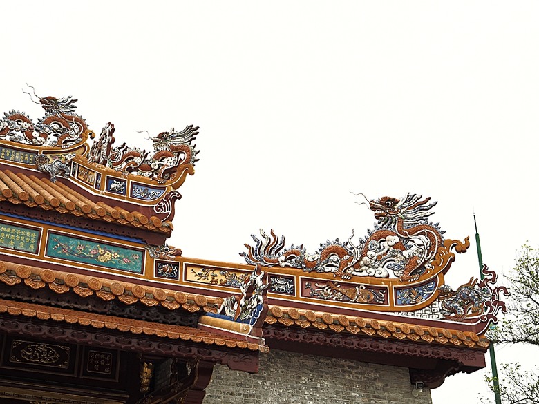 順化皇城(Kinh thành Huế)、啟定皇陵(Lăng Khải Định)、靈姥寺(天姥寺) (Chùa Thiên Mụ)、線香民俗文化村(Incense Village)、皇帝宮廷宴,附掛峴港 AU LAC BEACH海鮮餐廳 — 2025年越南峴港、會安、美山、順化、巴拿山太陽世界六日歷史文化及遊樂園之旅 第五回