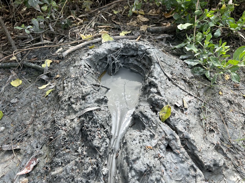 軍事堡壘與惡地交織的漯(ㄊㄚˋ)底山自然公園