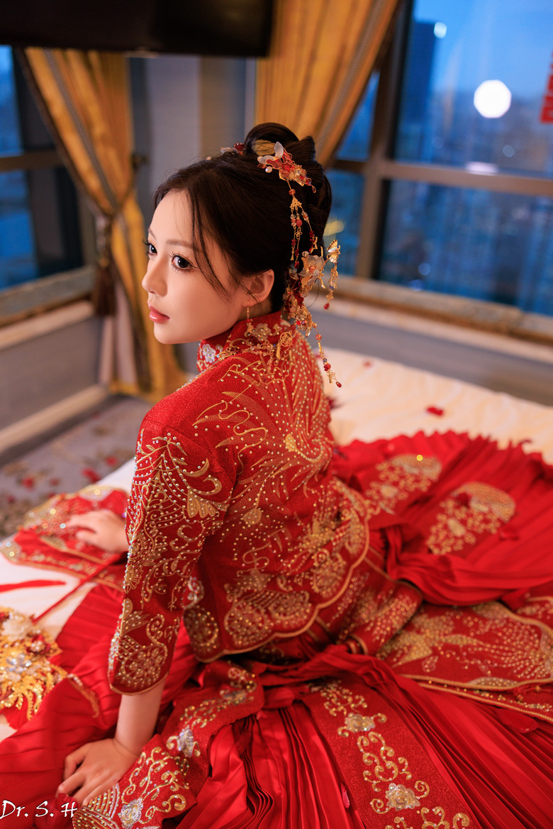 中式新娘服 (秀禾)