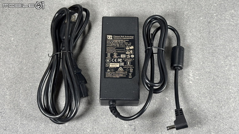 突飛猛進的效能提升。Asustor 華芸 FLASHSTOR 6 GEN2 - FS6806X 6Bay M.2 SSD NAS (全快閃網路儲存伺服器) 開箱測試