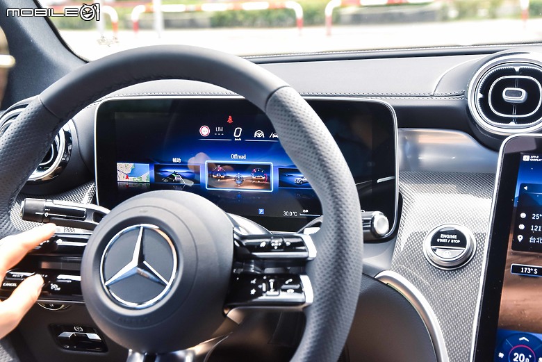 來去Mercedes-Benz Energizing Hub施作科技健檢|久違的飛輪及五大科技深入體驗!