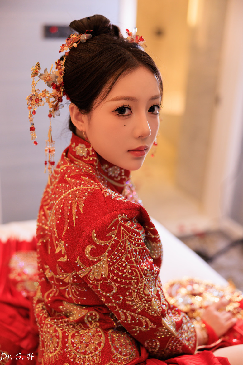 中式新娘服 (秀禾)