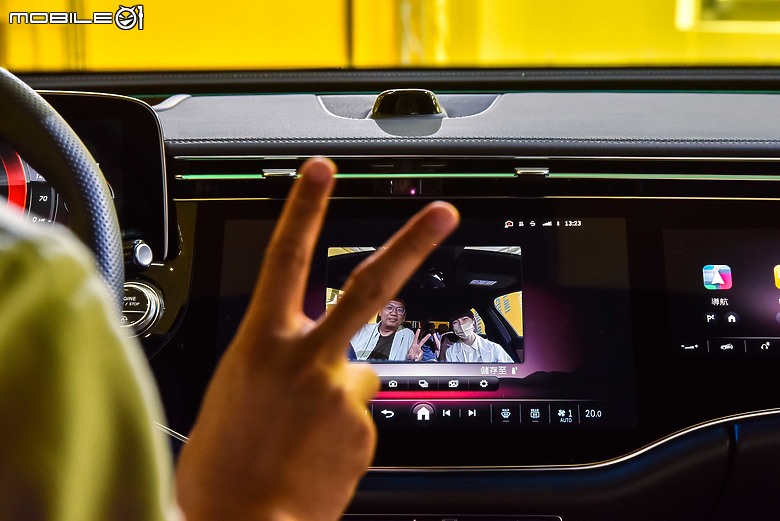 來去Mercedes-Benz Energizing Hub施作科技健檢|久違的飛輪及五大科技深入體驗!