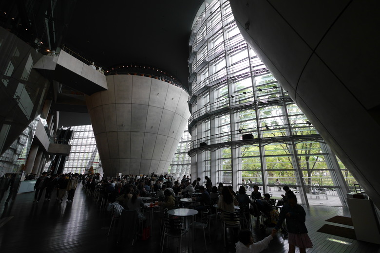 東京國立新美術館