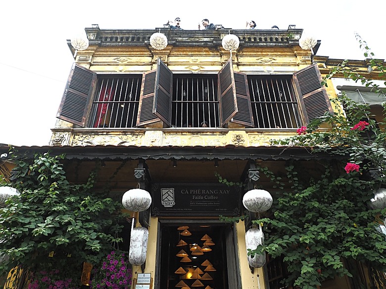 會安古鎮 (來遠橋、Faifo Coffee、華人會館群)、會安夜市、在地美食HOME Hoi An 餐廳、秋盆河乘船放水燈 — 2025年越南峴港、會安、美山、順化、巴拿山 — 聯合國世界文化遺產及遊樂園之六日悠遊 第一回