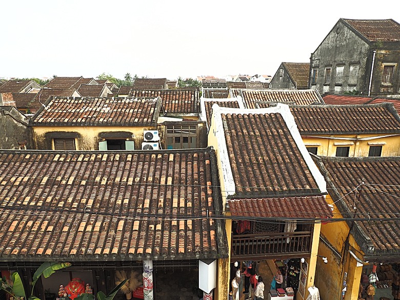 會安古鎮 (來遠橋、Faifo Coffee、華人會館群)、會安夜市、在地美食HOME Hoi An 餐廳、秋盆河乘船放水燈 — 2025年越南峴港、會安、美山、順化、巴拿山 — 聯合國世界文化遺產及遊樂園之六日悠遊 第一回