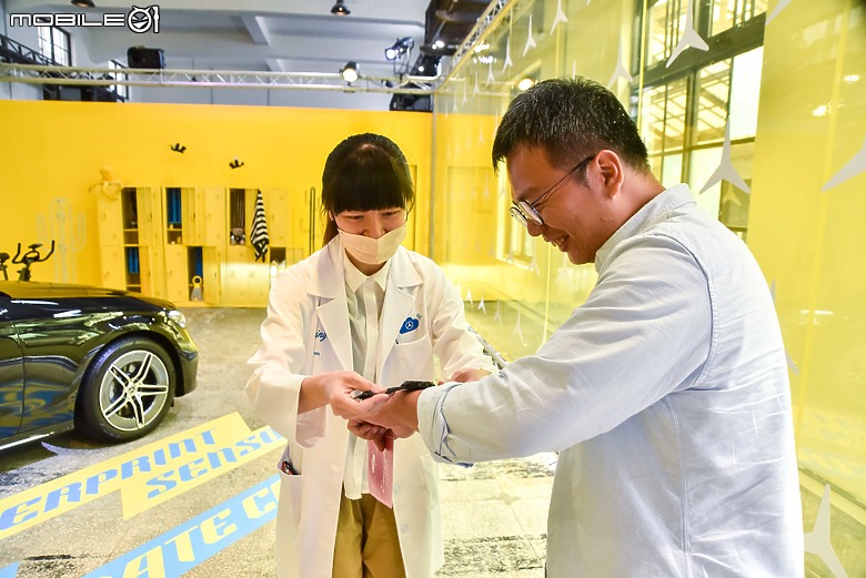 來去Mercedes-Benz Energizing Hub施作科技健檢|久違的飛輪及五大科技深入體驗!