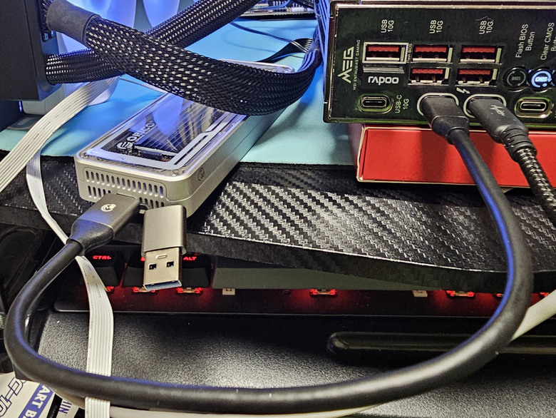 點我看大圖 ORICO透明鋁晶40Gpbs M.2 SSD外接盒開箱