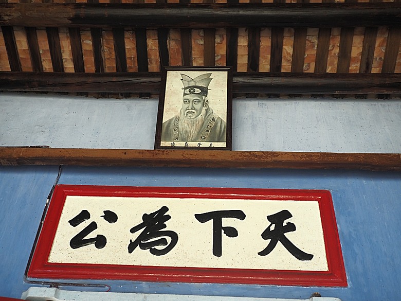 會安古鎮 (來遠橋、Faifo Coffee、華人會館群)、會安夜市、在地美食HOME Hoi An 餐廳、秋盆河乘船放水燈 — 2025年越南峴港、會安、美山、順化、巴拿山 — 聯合國世界文化遺產及遊樂園之六日悠遊 第一回