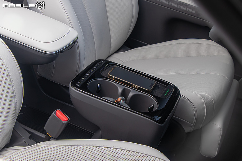 Hyundai Ioniq 5 小改款試駕｜外型出眾無疑，內在、續航更進化！