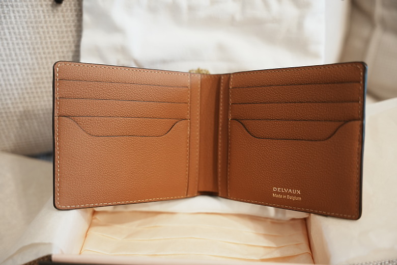 開箱世界上最古老的奢華皮具品牌-比利時皇室御用『Delvaux』 Livre Wallet