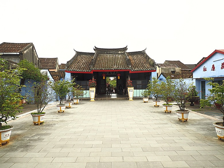 會安古鎮 (來遠橋、Faifo Coffee、華人會館群)、會安夜市、在地美食HOME Hoi An 餐廳、秋盆河乘船放水燈 — 2025年越南峴港、會安、美山、順化、巴拿山 — 聯合國世界文化遺產及遊樂園之六日悠遊 第一回