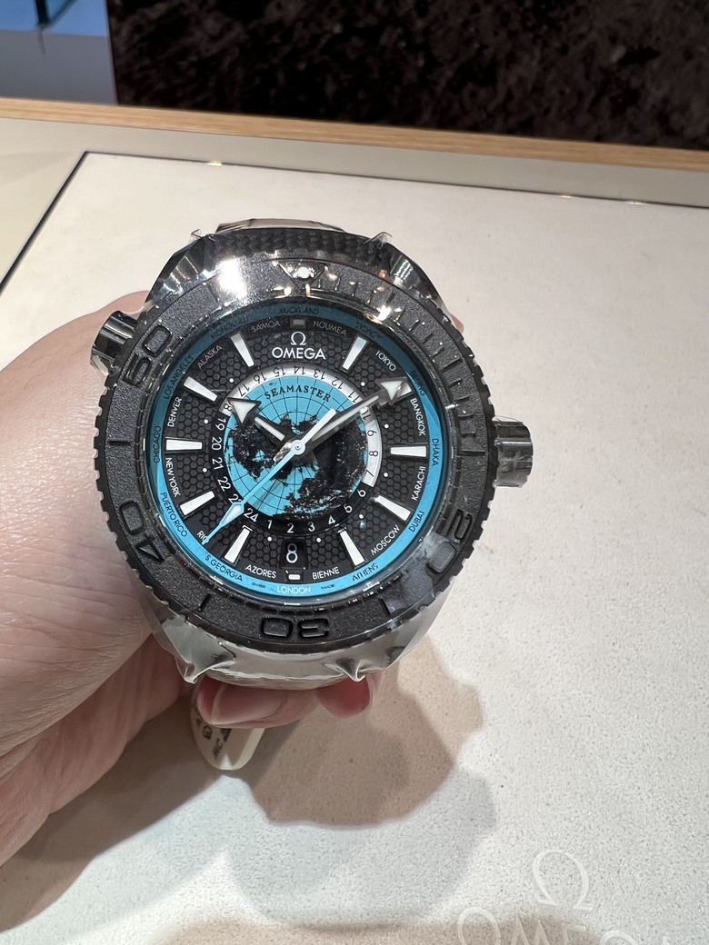 開箱分享 銀灰不鏽鋼面盤Seamaster 300海馬，醜帥的代表