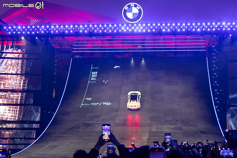 【採訪】BMW Vision Driving Experience 測試車上海現身，超級大腦掌控 1800 kgm 扭力精準展演！