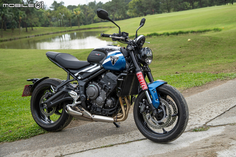 2025 年 Triumph Trident 660 試駕|三缸質與量的體現,迷人美麗的翹臀