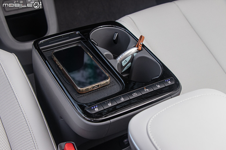 Hyundai Ioniq 5 小改款試駕｜外型出眾無疑，內在、續航更進化！