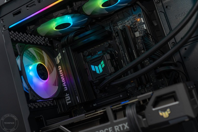 最「TUF」的硬派高 CP 大全配！打造高效能、統一風格 1440p 遊戲主機 ft. TUF Gaming GeForce RTX 5060 Ti 16GB OC
