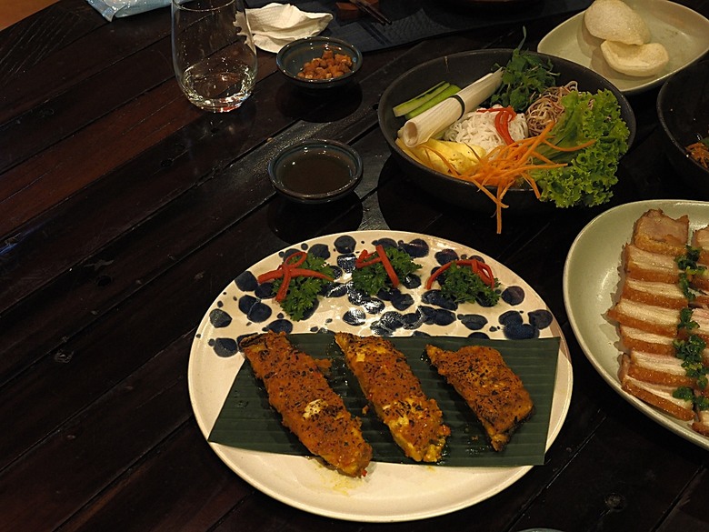 會安古鎮 (來遠橋、Faifo Coffee、華人會館群)、會安夜市、在地美食HOME Hoi An 餐廳、秋盆河乘船放水燈 — 2025年越南峴港、會安、美山、順化、巴拿山 — 聯合國世界文化遺產及遊樂園之六日悠遊 第一回