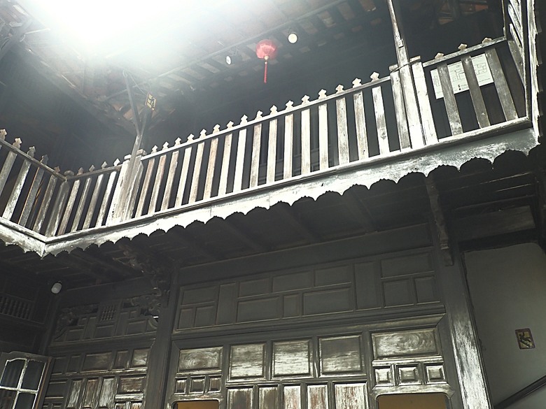 會安古鎮 (來遠橋、Faifo Coffee、華人會館群)、會安夜市、在地美食HOME Hoi An 餐廳、秋盆河乘船放水燈 — 2025年越南峴港、會安、美山、順化、巴拿山 — 聯合國世界文化遺產及遊樂園之六日悠遊 第一回