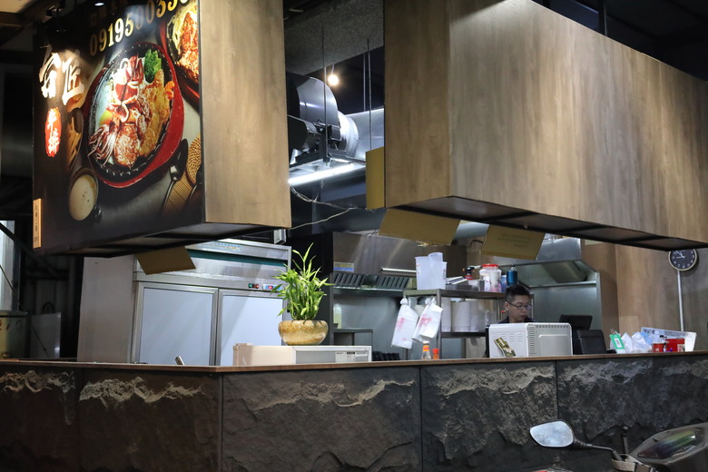 點我看大圖 【開箱】大漠專程南下高雄,品嘗擁有「匠魂」的「牛排館」,台匠牛排 - 大漠國渡