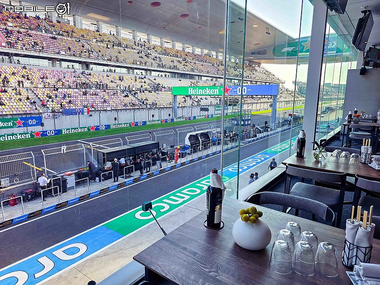 回想起來依然熱血沸騰！不可思議的Mercedes-AMG F1專屬包廂Silver Arrows Lounge觀賽體驗！