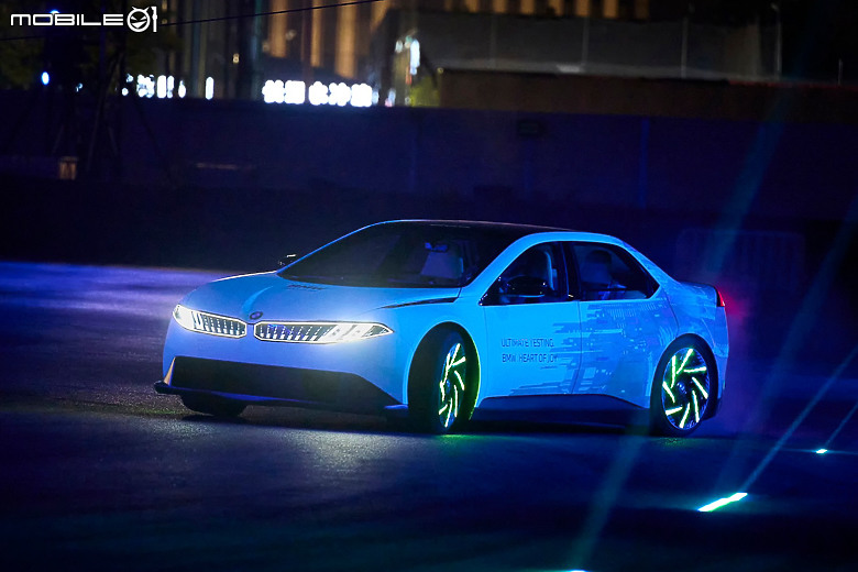 【採訪】BMW Vision Driving Experience 測試車上海現身，超級大腦掌控 1800 kgm 扭力精準展演！