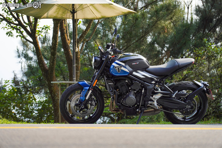 2025 年 Triumph Trident 660 試駕|三缸質與量的體現,迷人美麗的翹臀